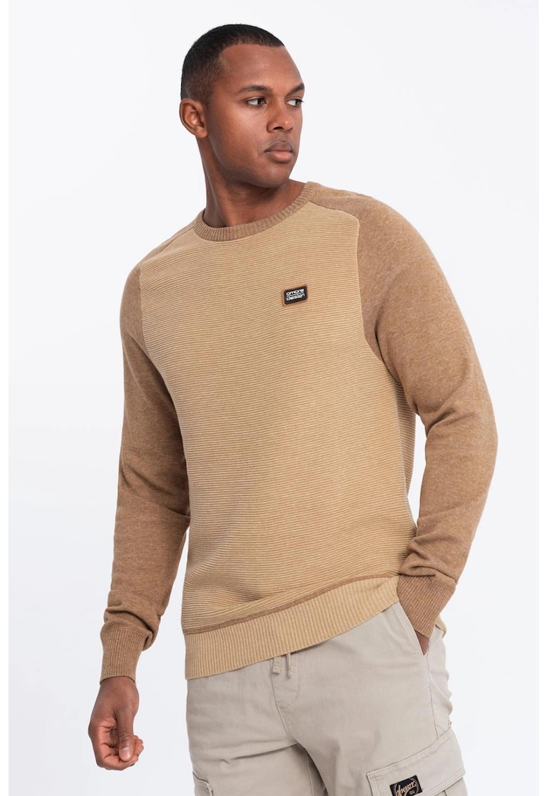 Pulover cu maneci contrastante