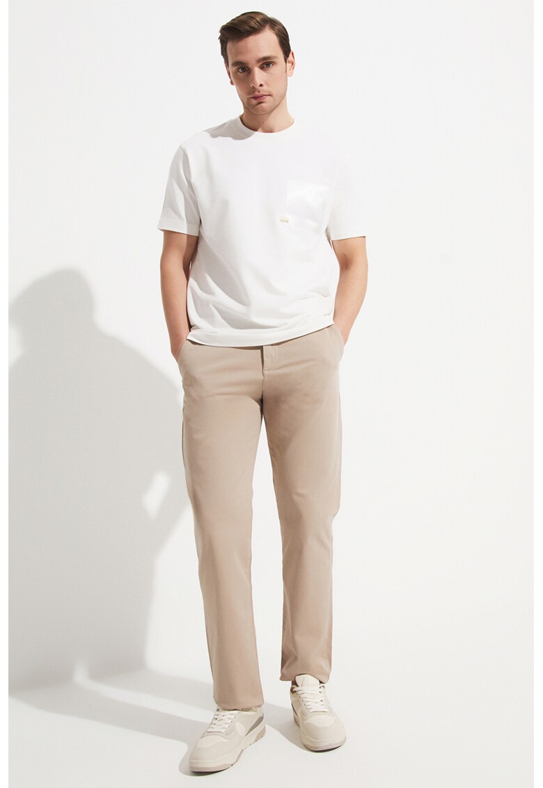 Tricou cu decolteu la baza gatului si model uni