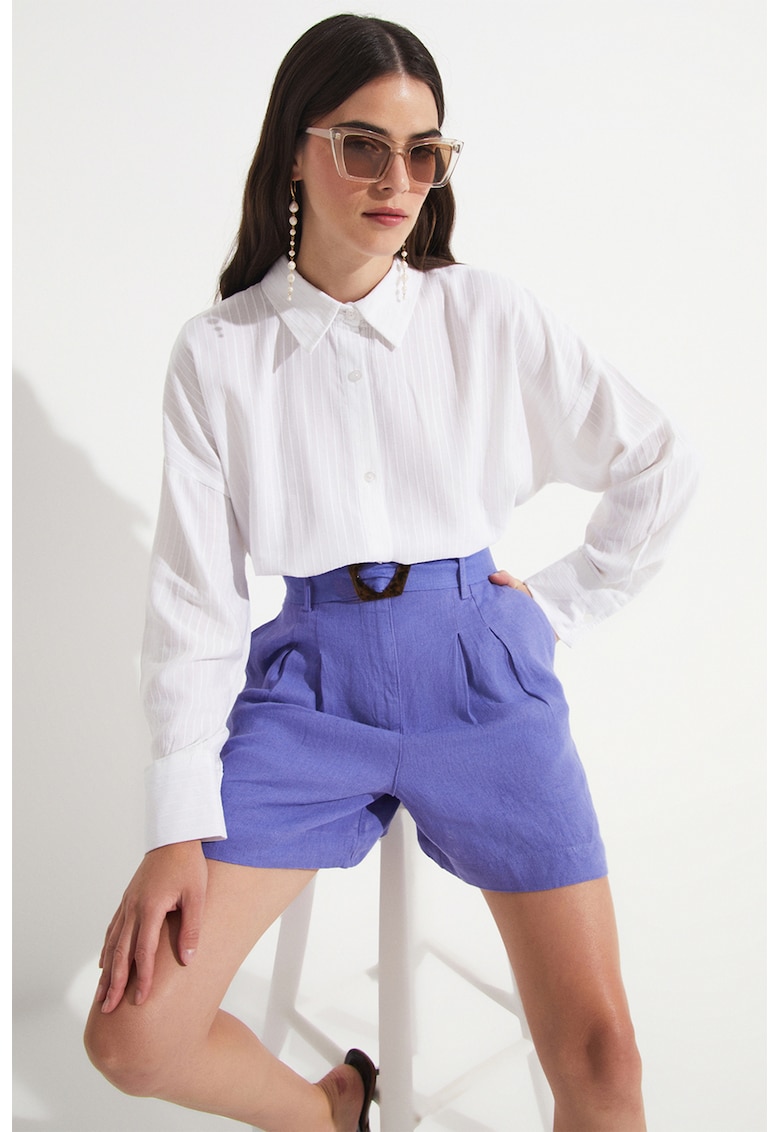 Pantaloni scurti din in cu talie inalta