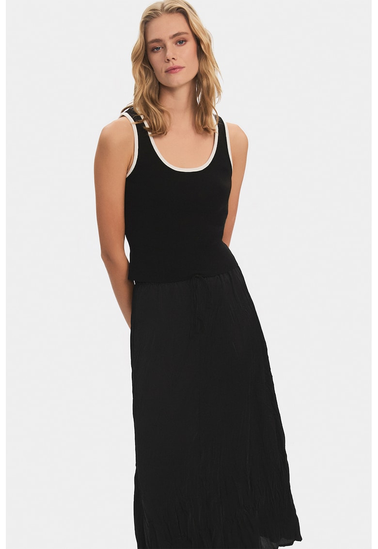 Fusta cu model uni si snur de ajustare in talie