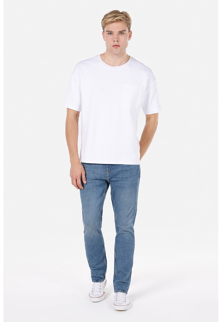 Blugi cu talie medie si model cu 5 buzunare Blugi cu talie medie si model cu 5 buzunare