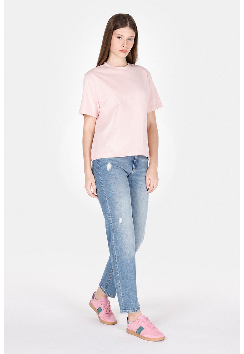 Blugi cu talie inalta si detalii cu aspect deteriorat