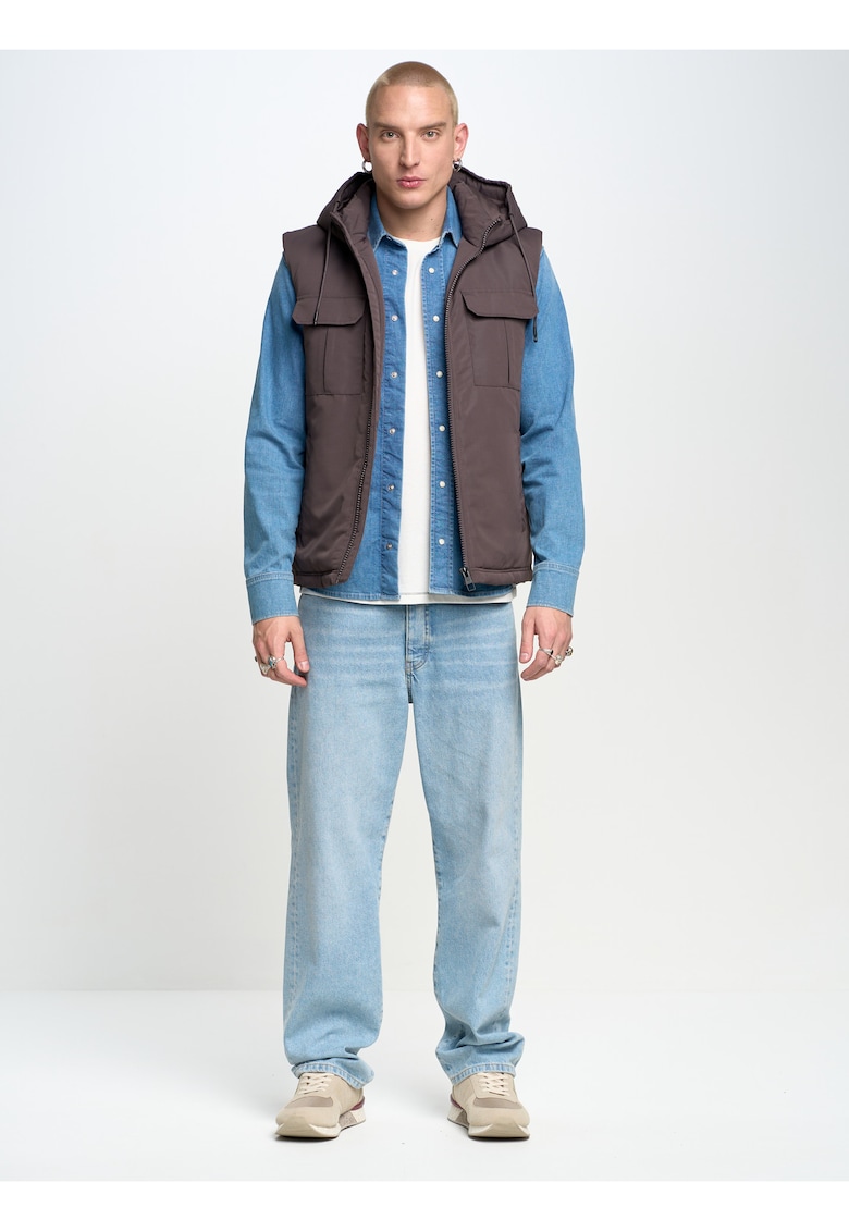 Vesta cu buzunare si gluga -