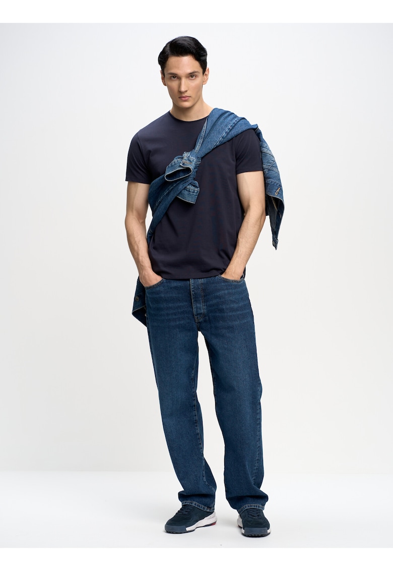 Tricou cu decolteu la baza gatului Basic