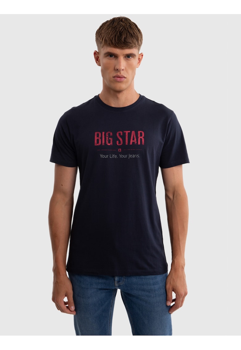 Tricou cu decolteu la baza gatului