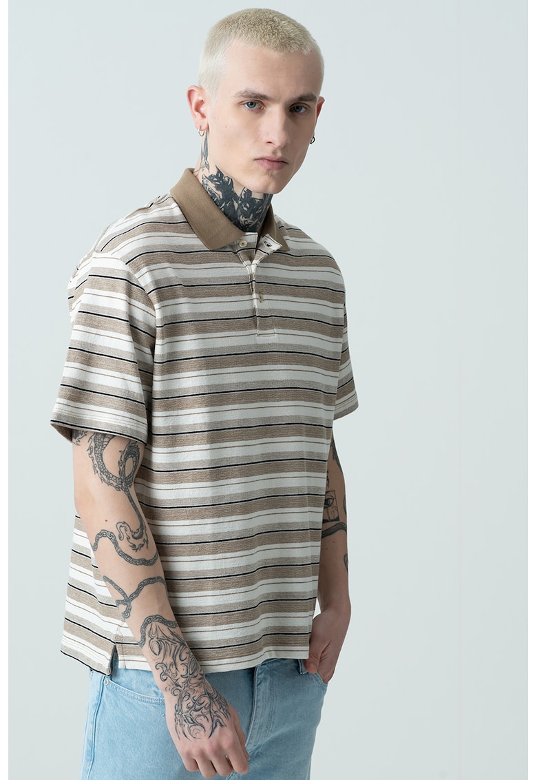 Tricou polo cu model in dungi