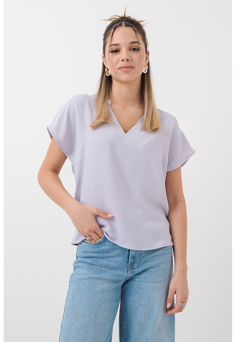 Tricou lejer cu decolteu in V Tricou lejer cu decolteu in V