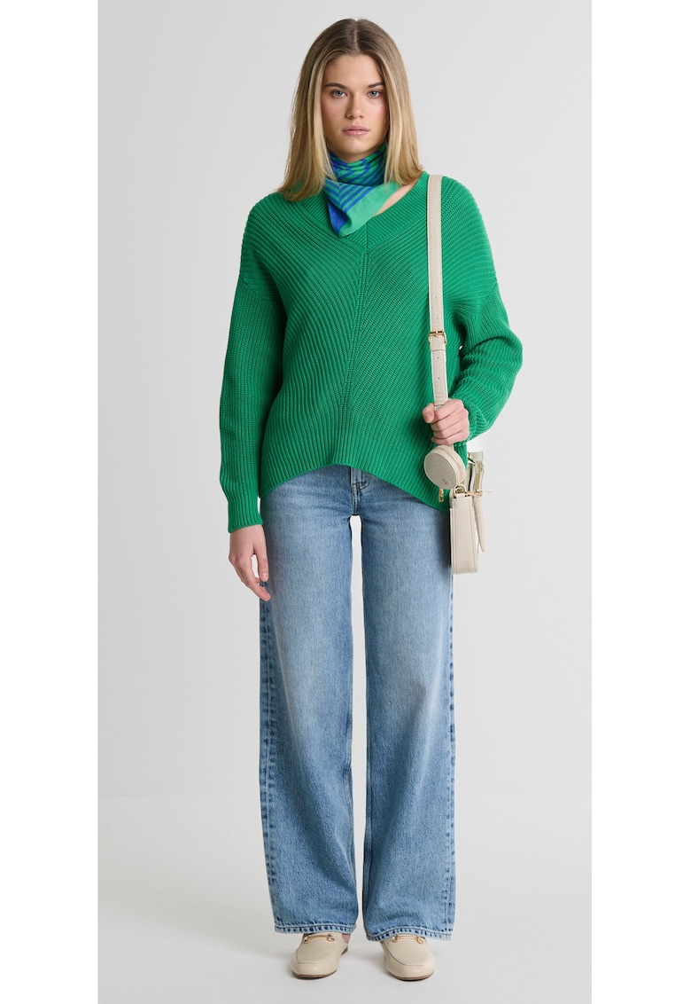 Pulover lejer cu decolteu in V Cyntiana 301