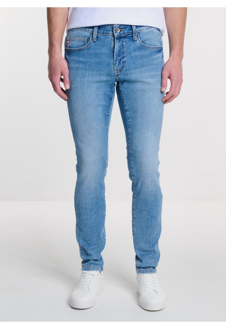 Blugi barbati  DERIC 238 - albastru deschis - denim elastic - croiala moderna - talie joasa