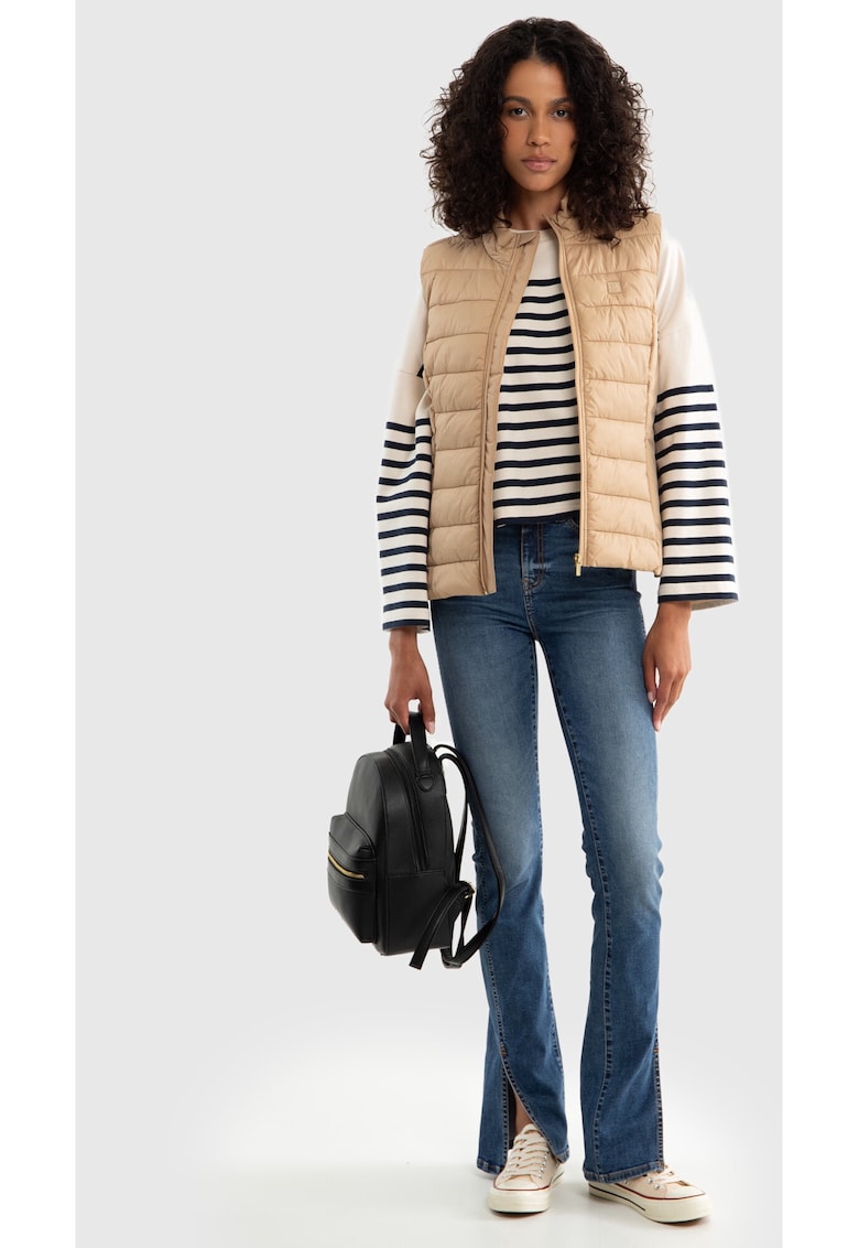 Vesta matlasata cu logo discret Trinoe 801