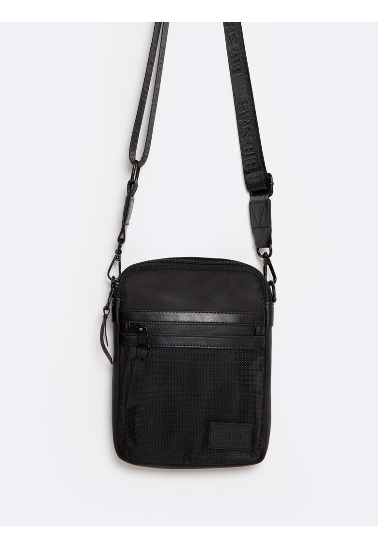 Geanta crossbody Wotino cu garnituri din piele ecologica