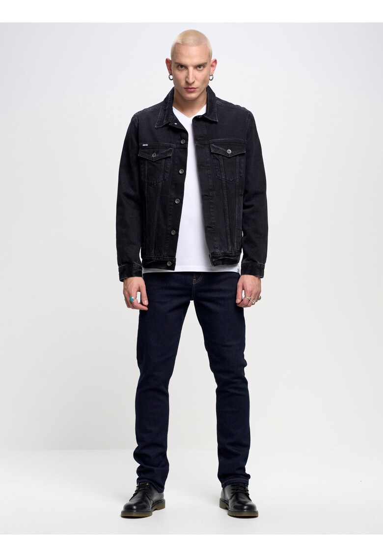 Tricou cu decolteu in V