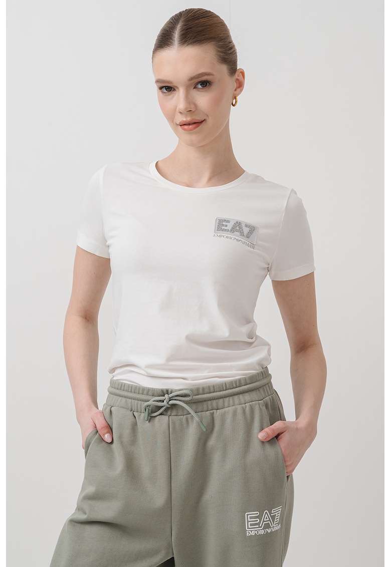 Tricou cu decolteu la baza gatului