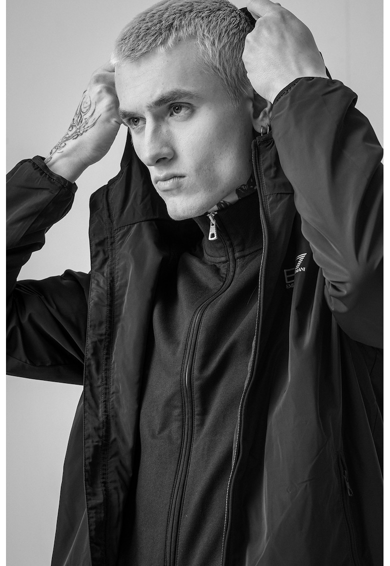 Jacheta cu fermoar si imprimeu logo pe piept