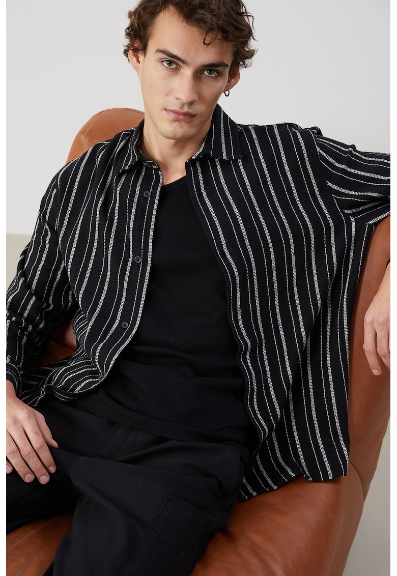 Camasa cu maneci lungi si dungi