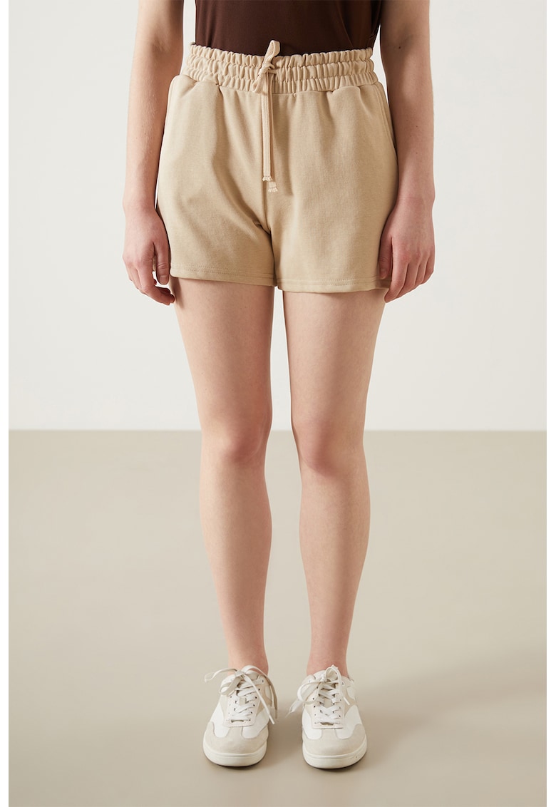 Pantaloni scurti cu snur