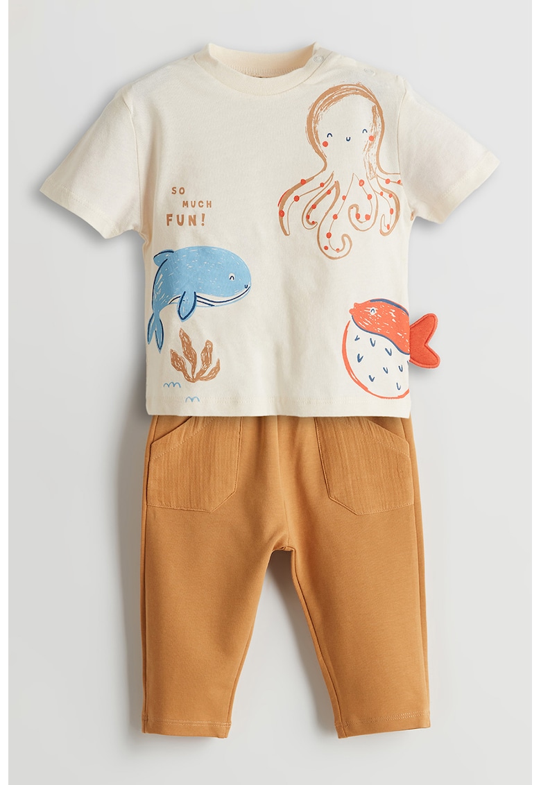 Set de tricou cu imprimeu si pantaloni - 2 piese Set de tricou cu imprimeu si pantaloni - 2 piese