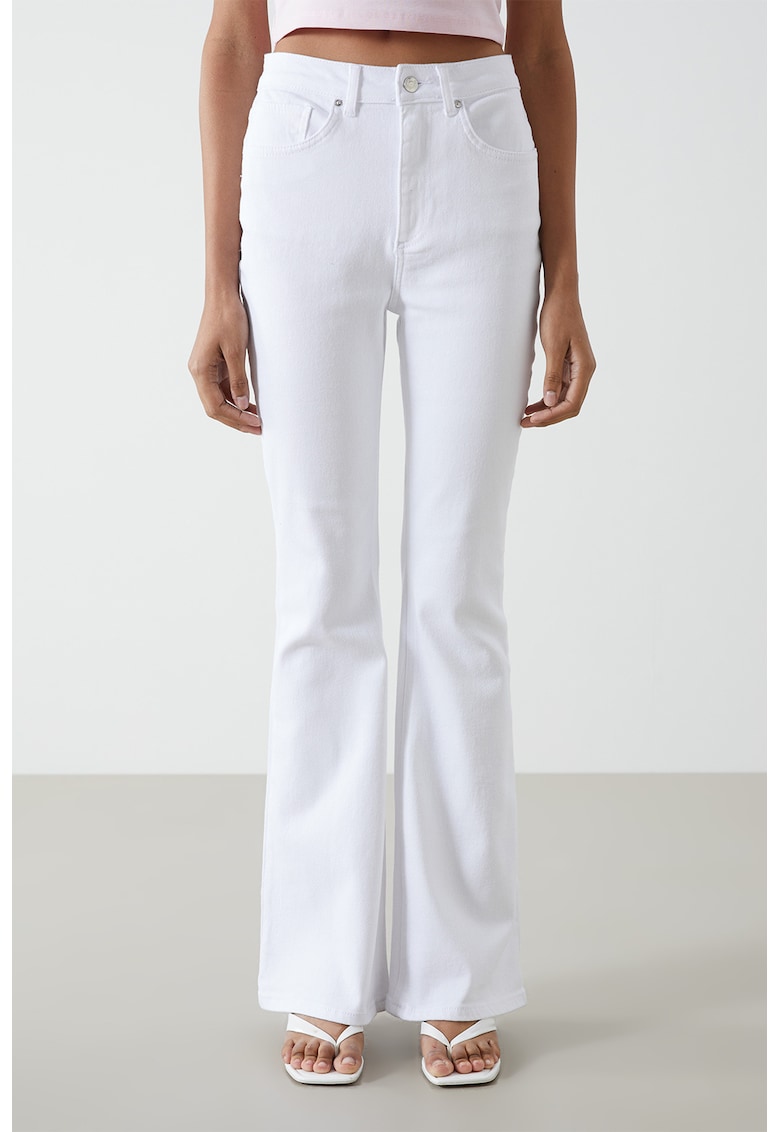 Blugi bootcut cu talie inalta