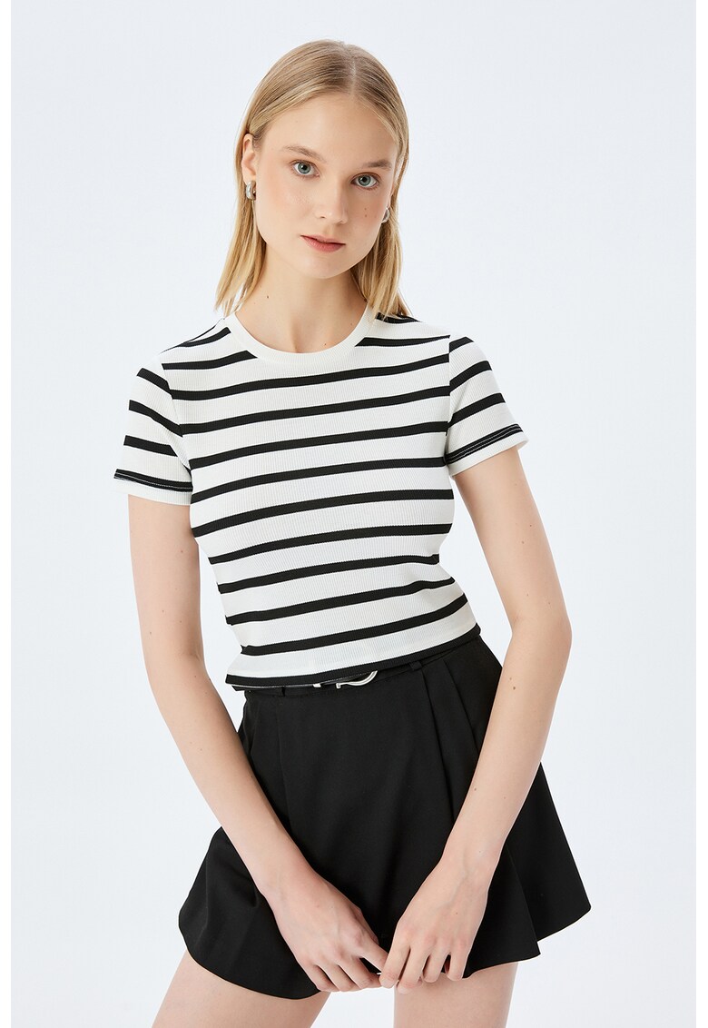 Tricou cu decolteu la baza gatului si imprimeu in dungi - Alb/Bleumarin