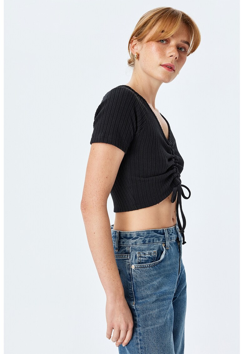 Tricou crop cu volane