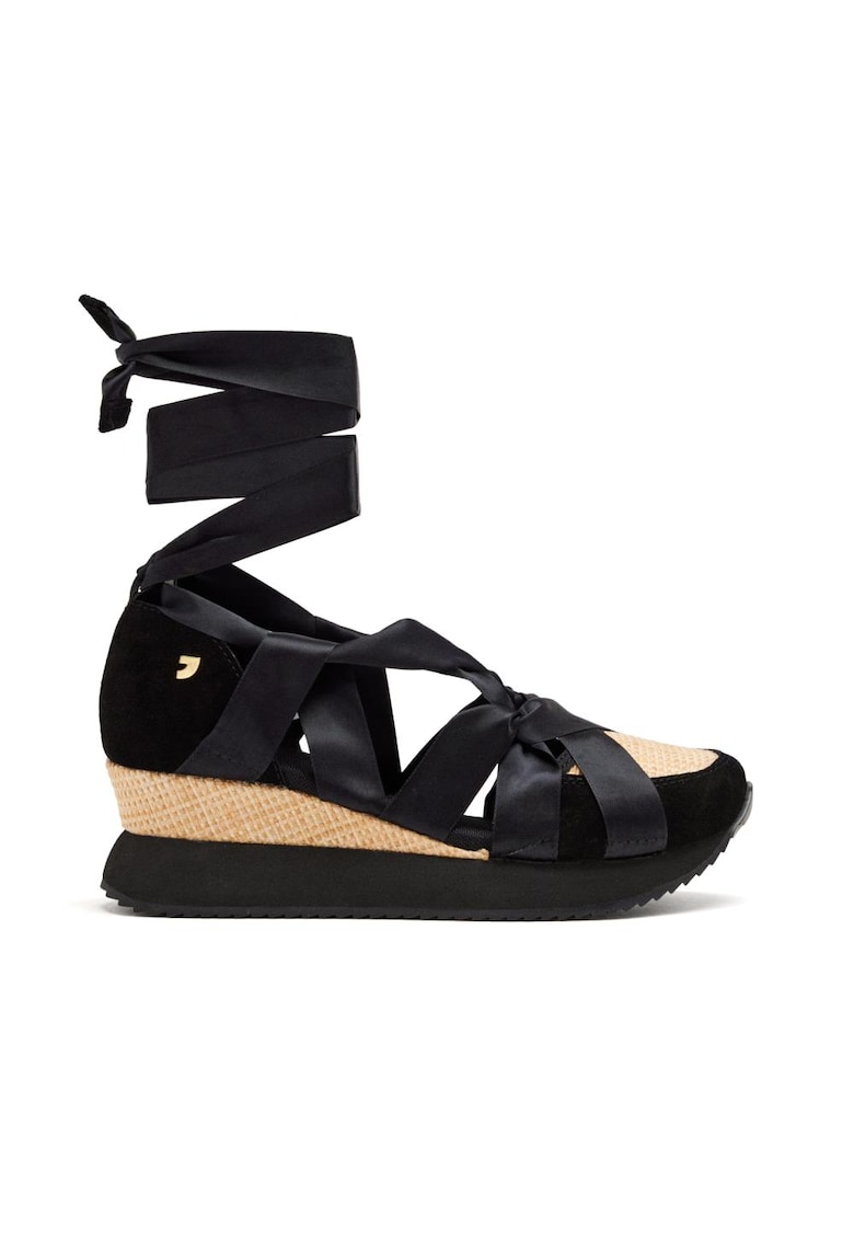 Pantofi cu talpa wedge si sireturi din satin