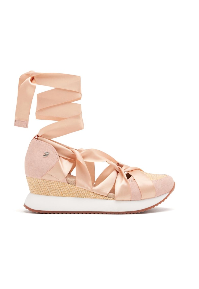 Pantofi cu talpa wedge si sireturi din satin