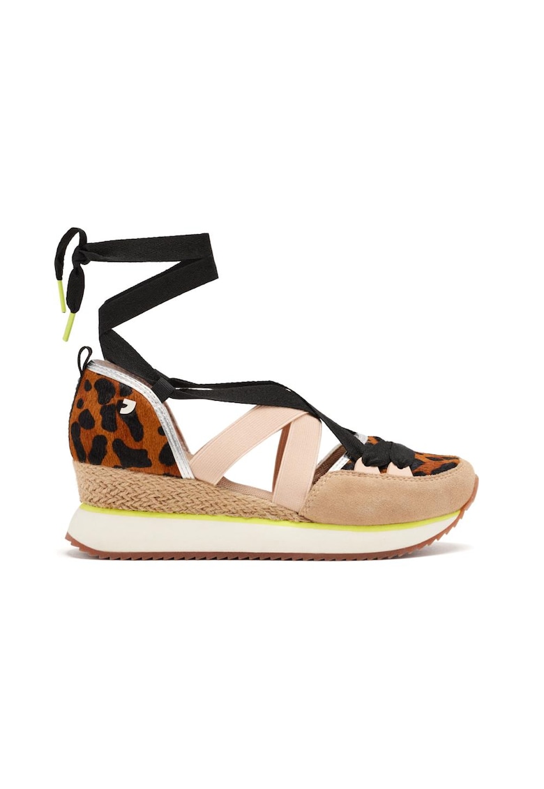 Pantofi cu talpa wedge si insertii din piele intoarsa