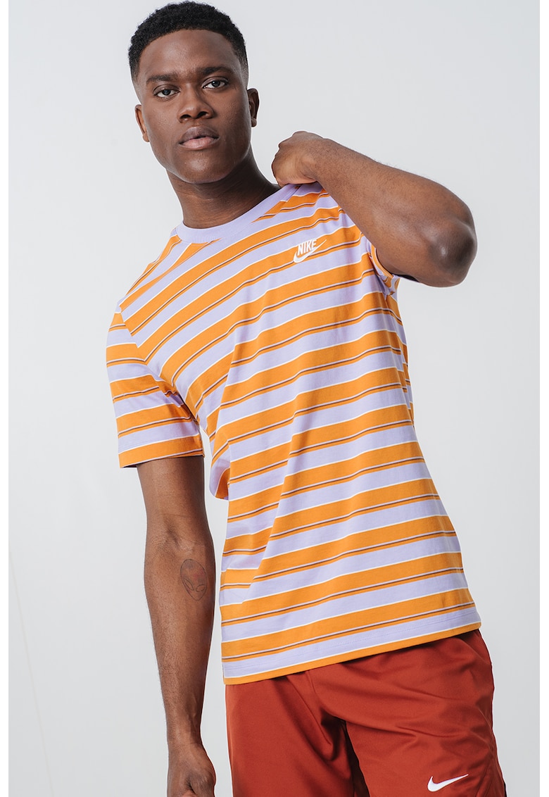 Tricou cu decolteu la baza gatului in dungi