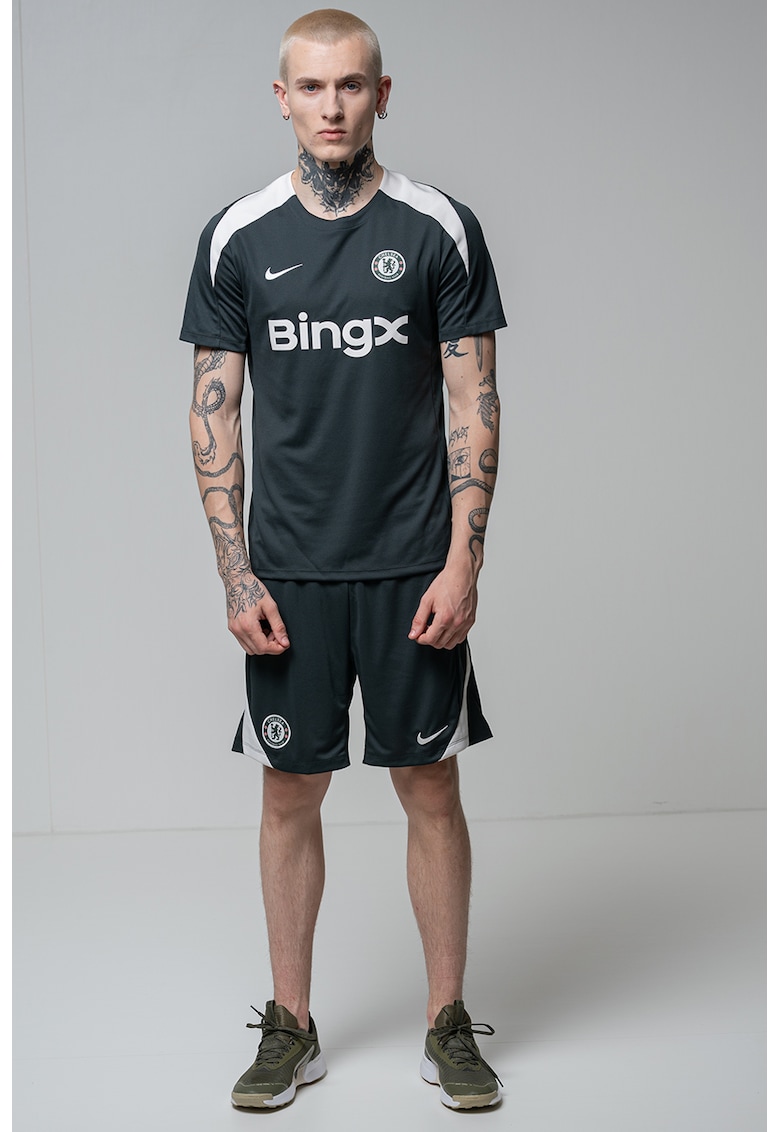 Tricou cu Dri Fit si decolteu la baza gatului pentru fotbal