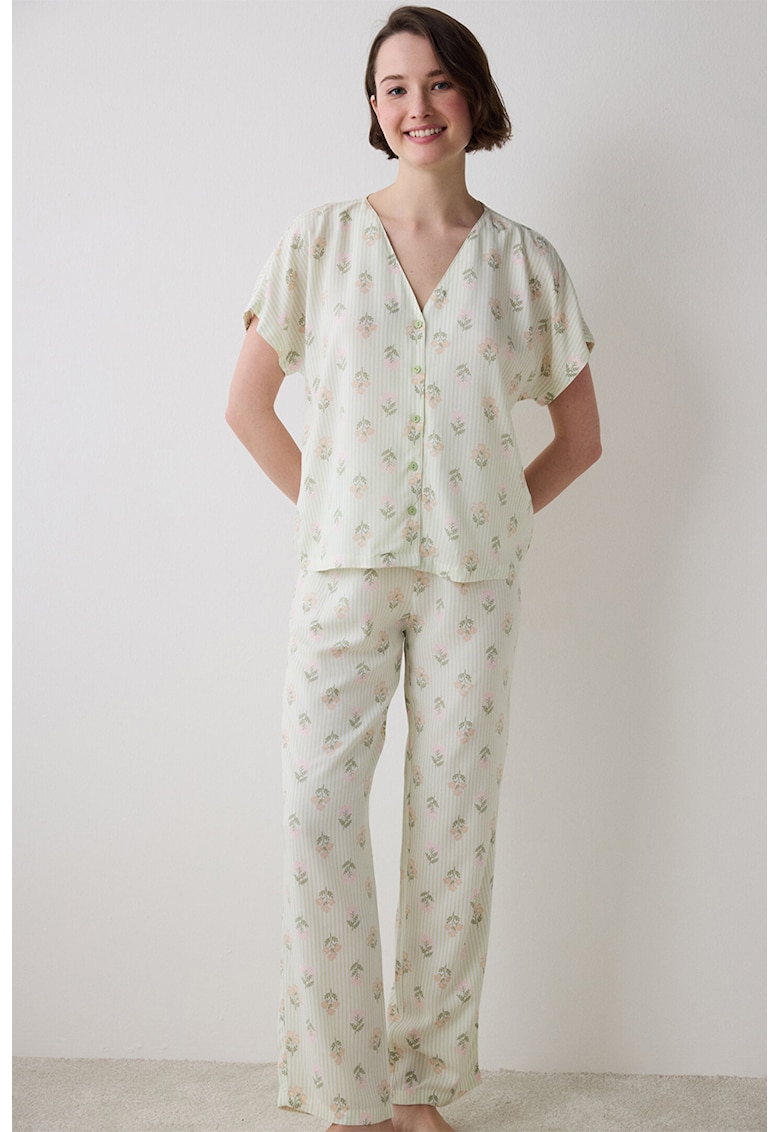 Pijama cu imprimeu floral si maneci scurte