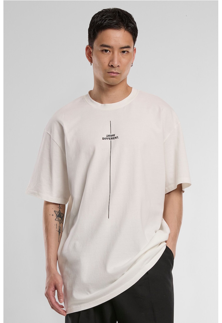 Tricou lejer cu decolteu la baza gatului Tricou lejer cu decolteu la baza gatului