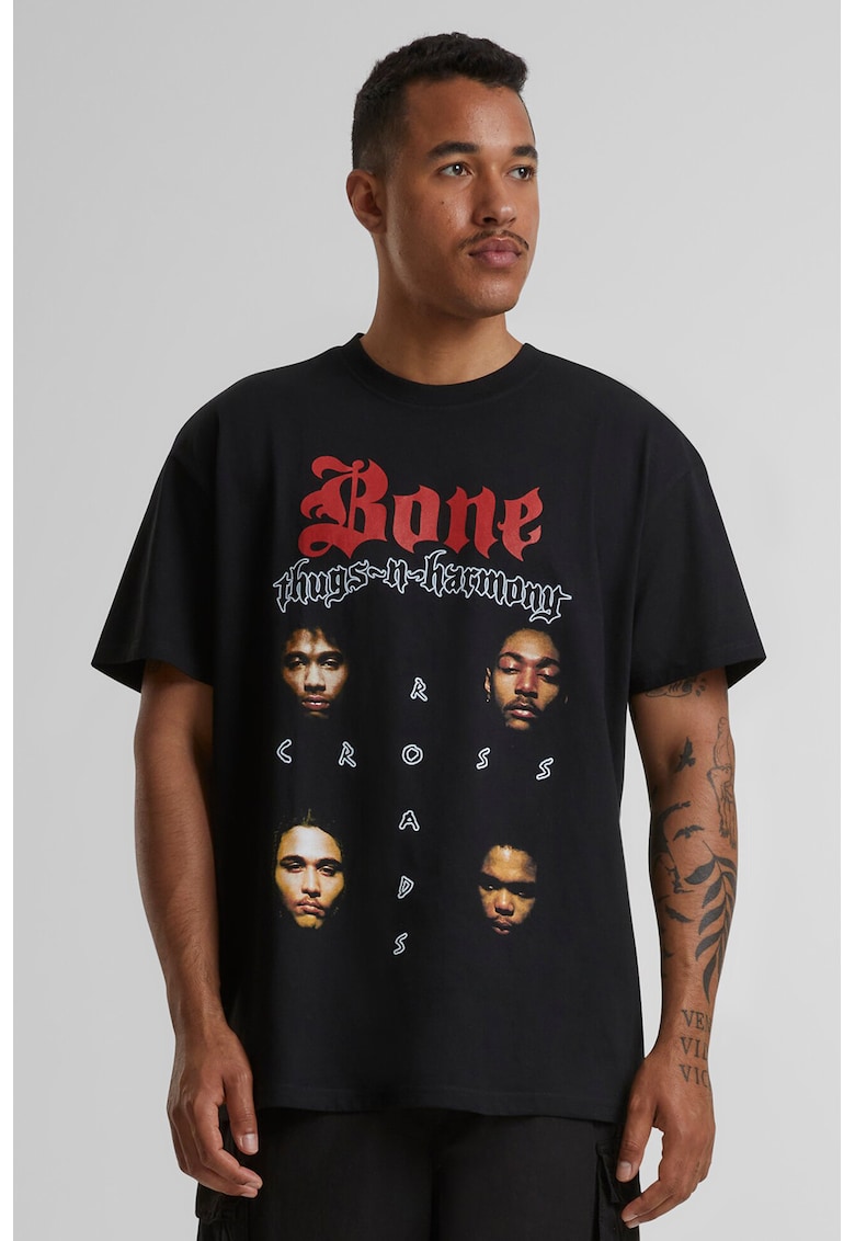 Tricou cu decolteu la baza gatului si model