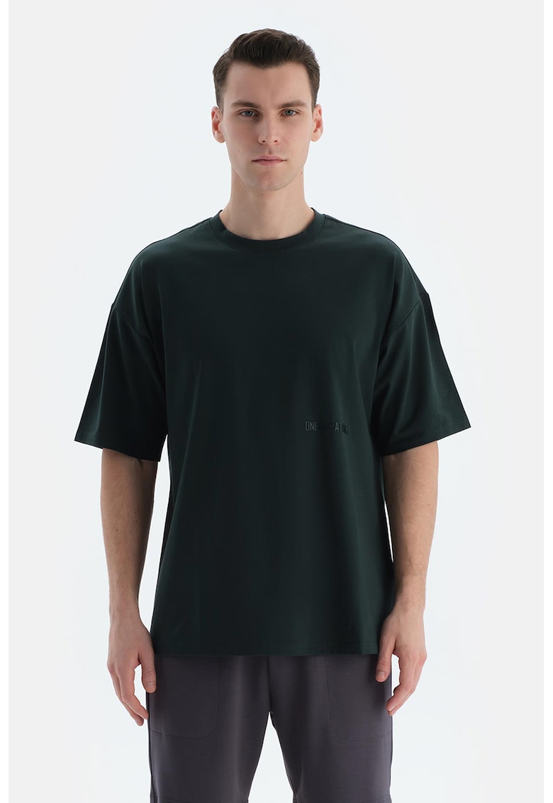 Tricou supradimensionat cu model uni