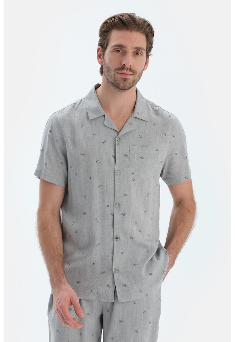 Camasa de pijama cu imprimeu si buzunar pe piept
