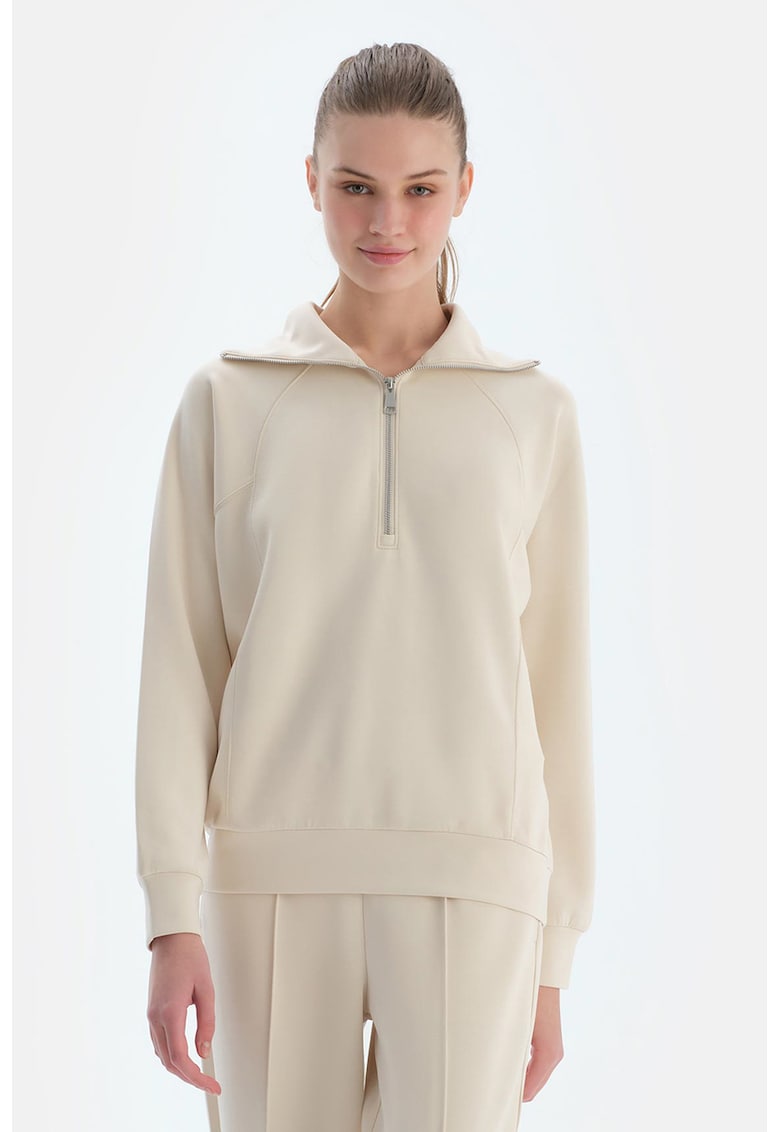 Pulover cu model uni si fermoar