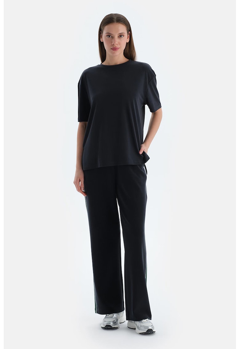 Pantaloni de trening regular fit cu buzunare