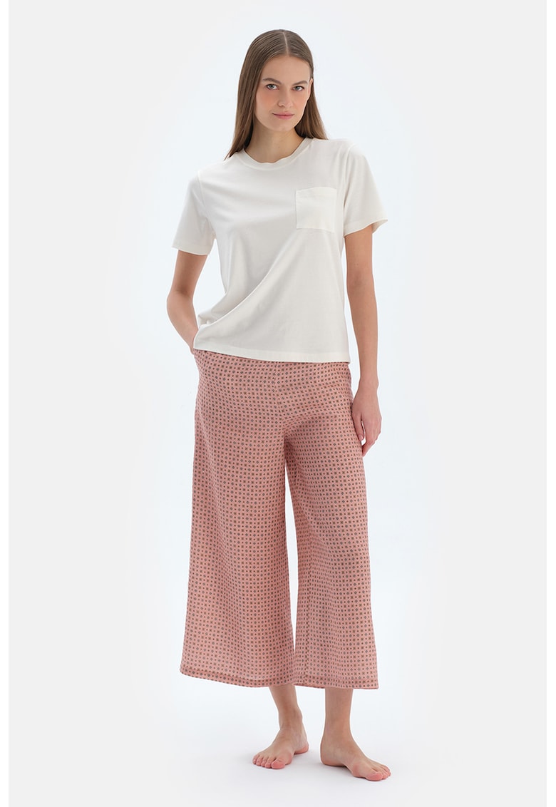 Pijama cu maneci scurte si pantaloni crop cu croiala ampla