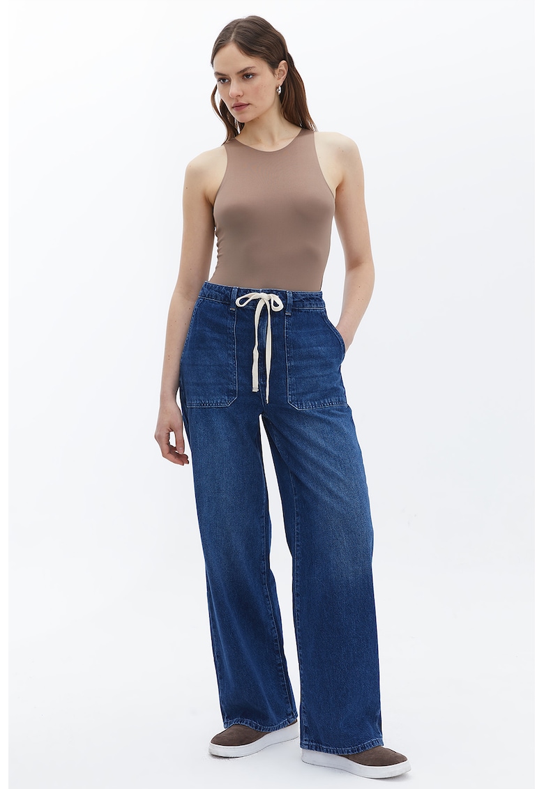 Blugi relaxed fit cu snur si buzunare laterale