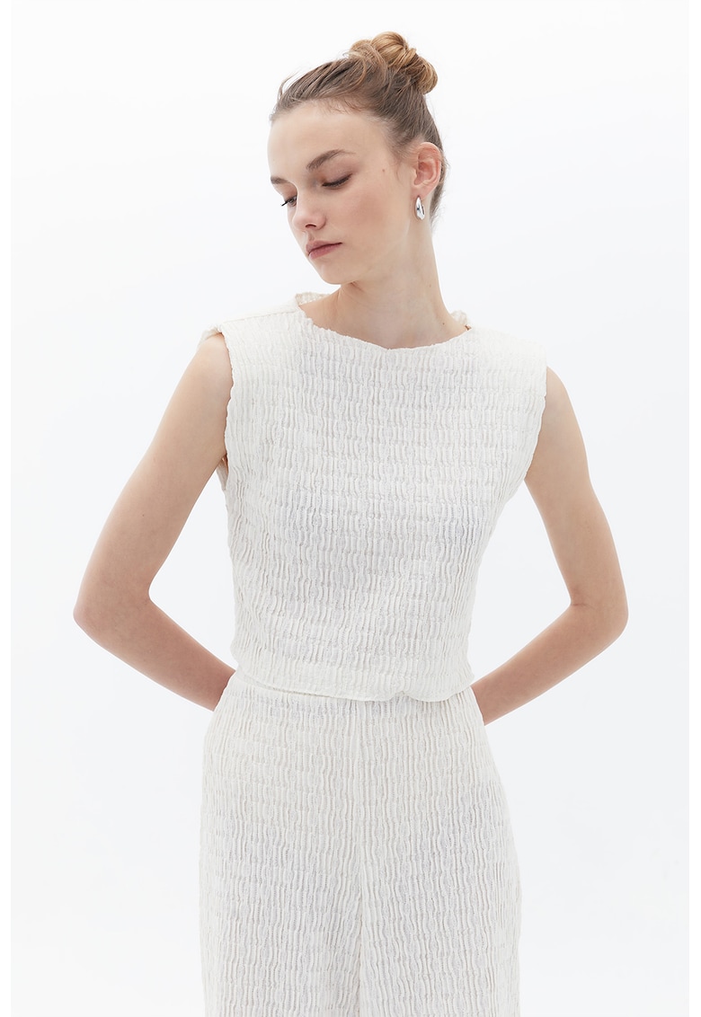 Top cu aspect texturat