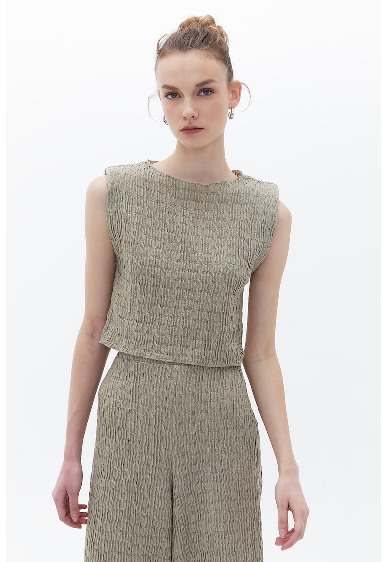 Top cu aspect texturat