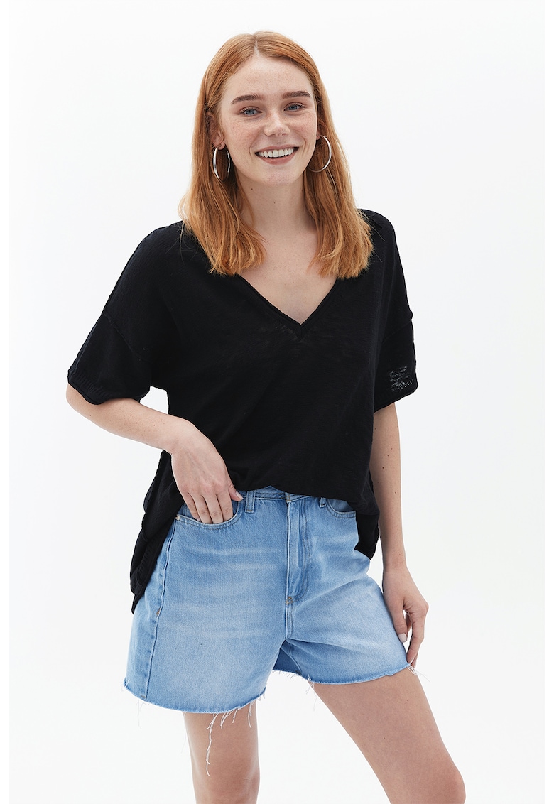 Pulover cu maneci scurte si decolteu in V