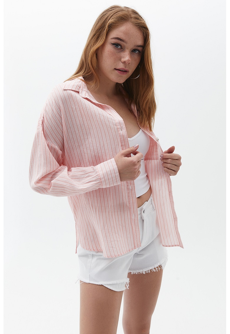 Camasa cu dungi si buzunar pe piept