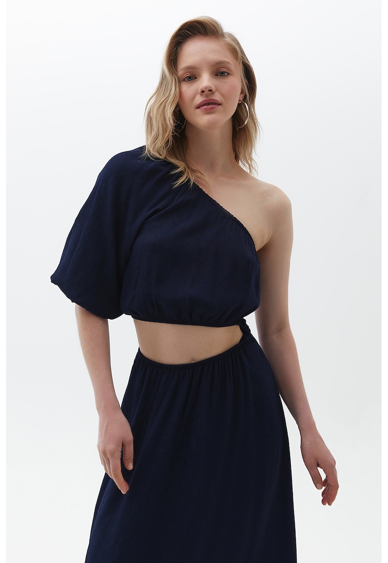 Rochie cu decolteu pe un umar si decupaje