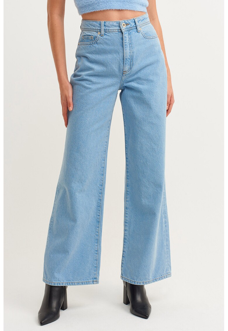 Blugi cu croiala ampla si talie inalta - Albastru deschis