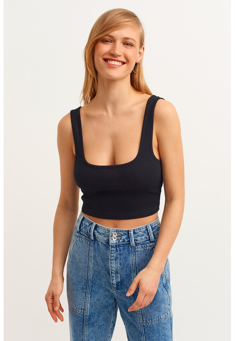 Top crop cu model striat