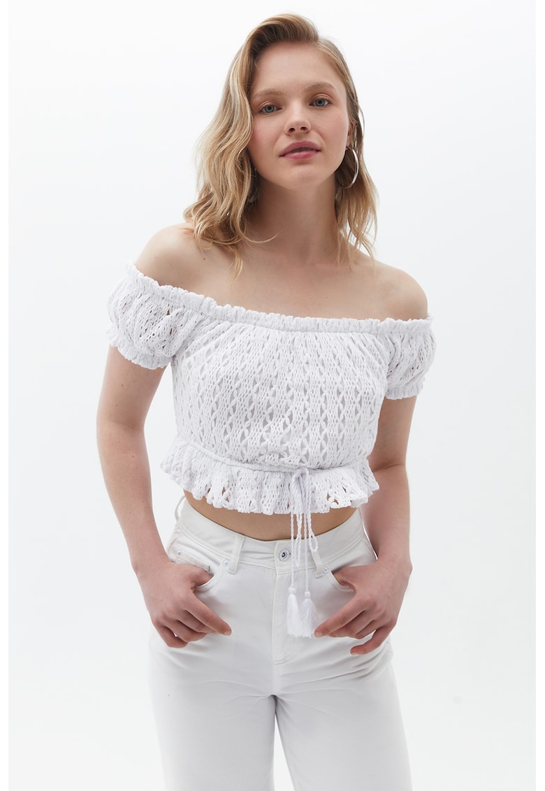 Bluza crop cu decolteu pe un umar