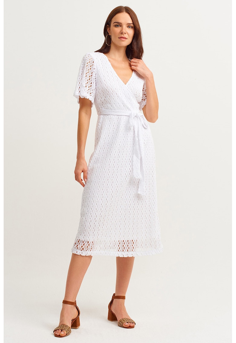 Rochie midi tricotata cu croiala petrecuta