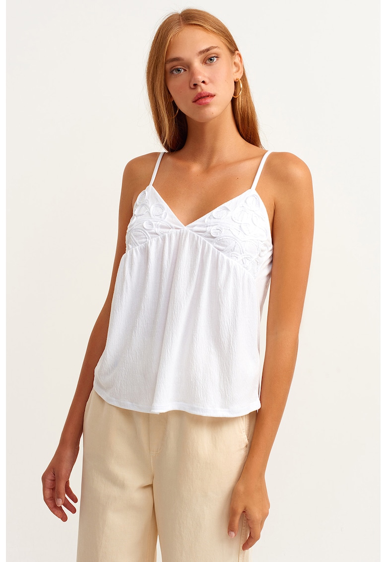 Top lejer cu decolteu in V