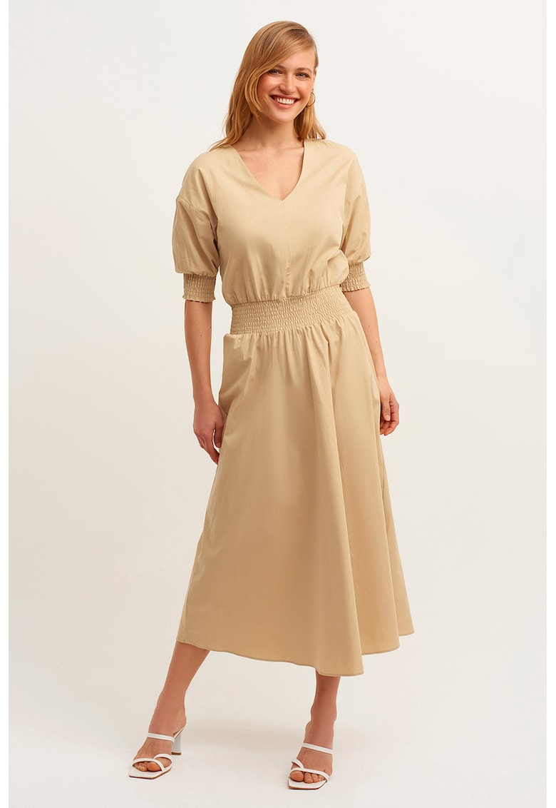 Rochie evazata cu decolteu in V