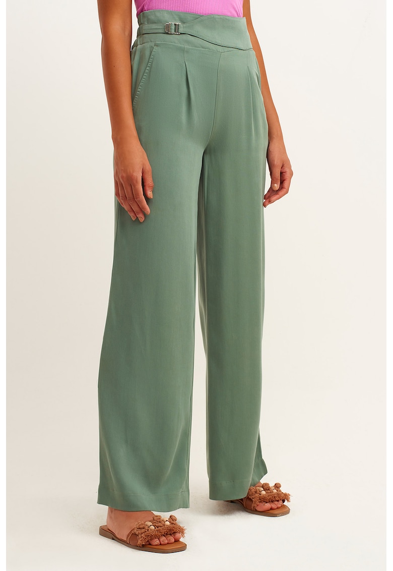 Pantaloni din lyocell cu croiala ampla si buzunare laterale Pantaloni din lyocell cu croiala ampla si buzunare laterale